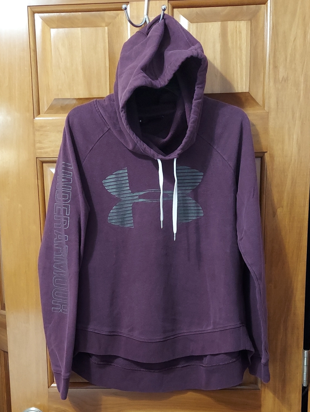 Under Armour Hooded Pullover Silver Chest, Sleeve Logo Inside Fleece Size Large▪